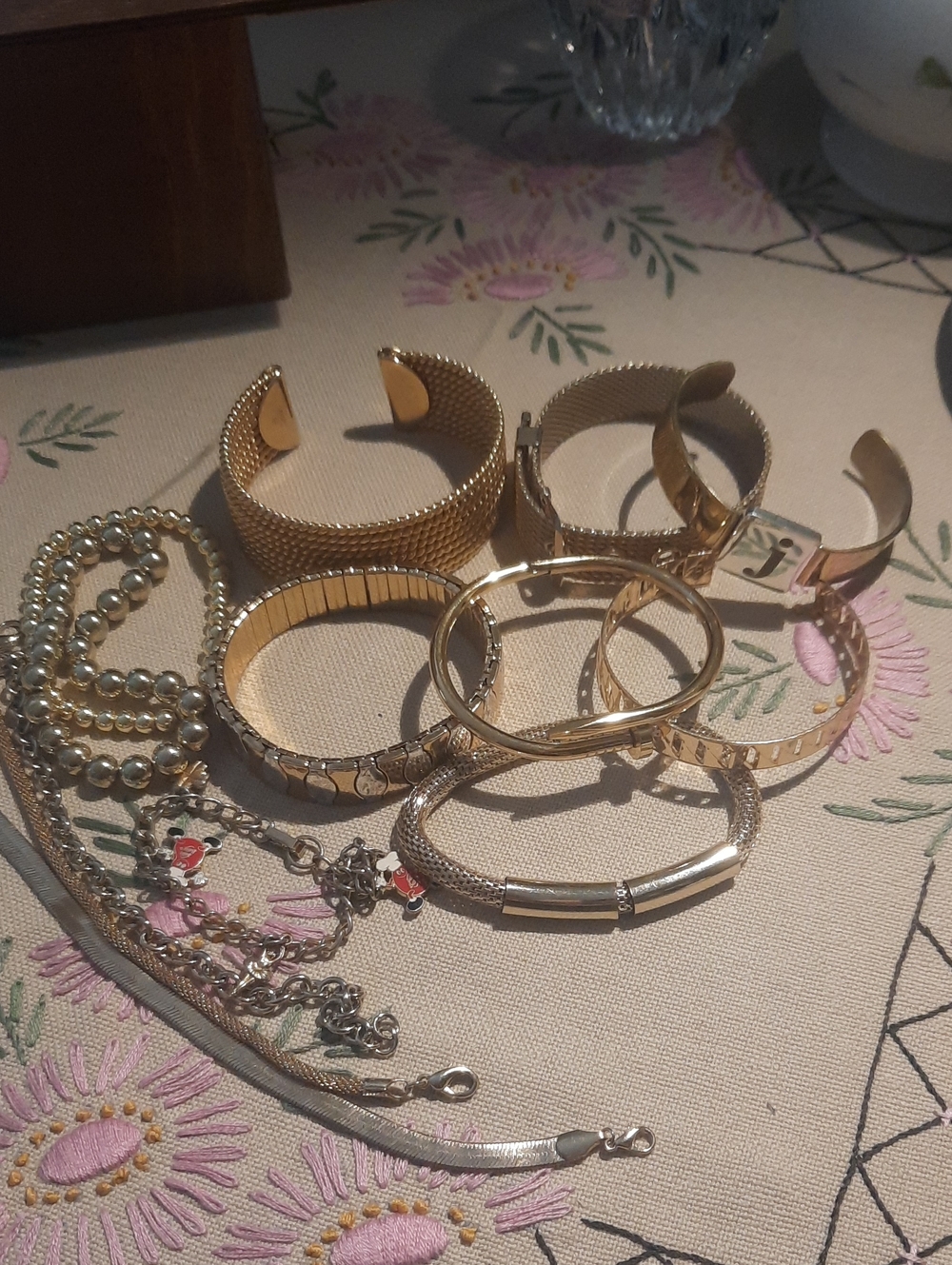 Gold-Tone Women’s Bracelet Set — Multi-Style Stackable Bangles